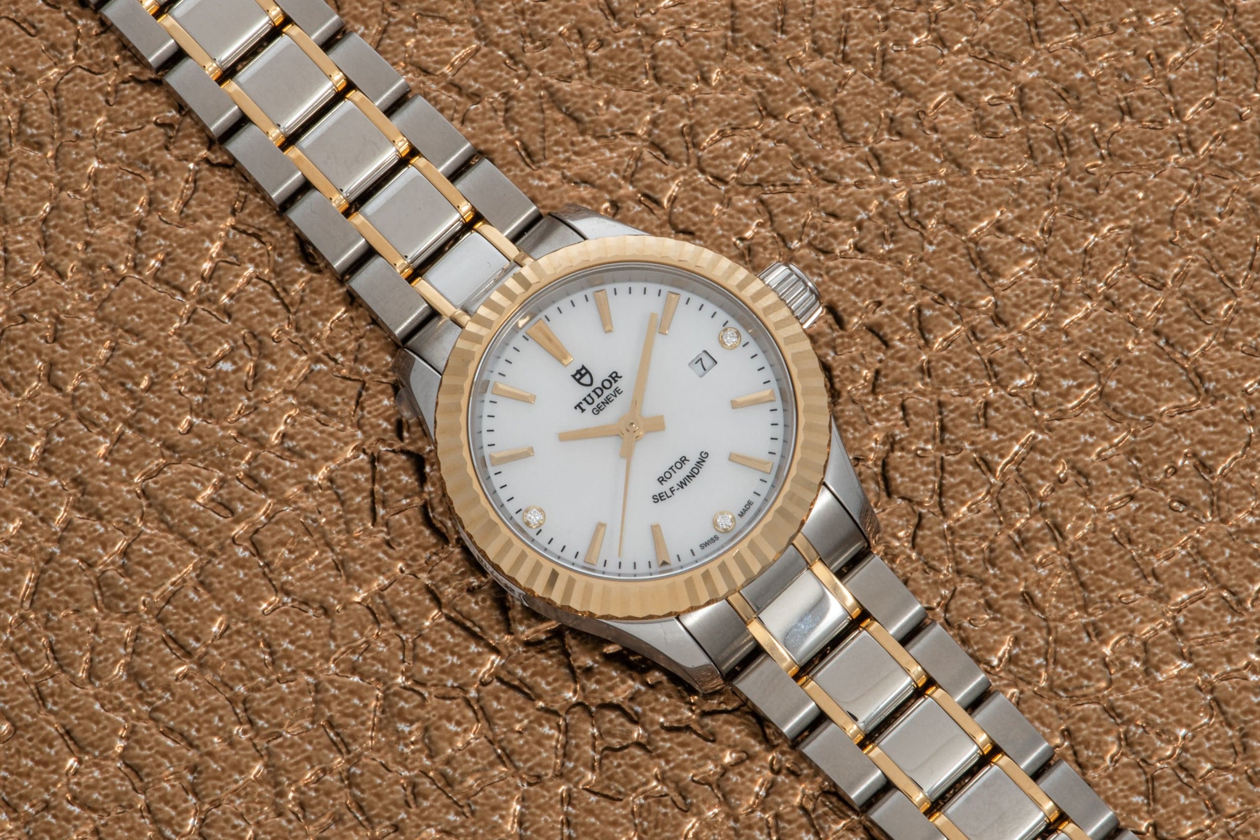Tudor 40991223