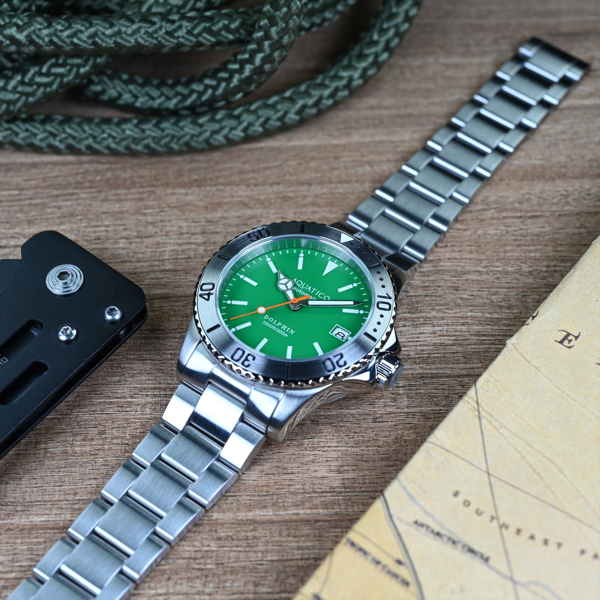 AQUATICO Aquatico Dolphin Green Dial